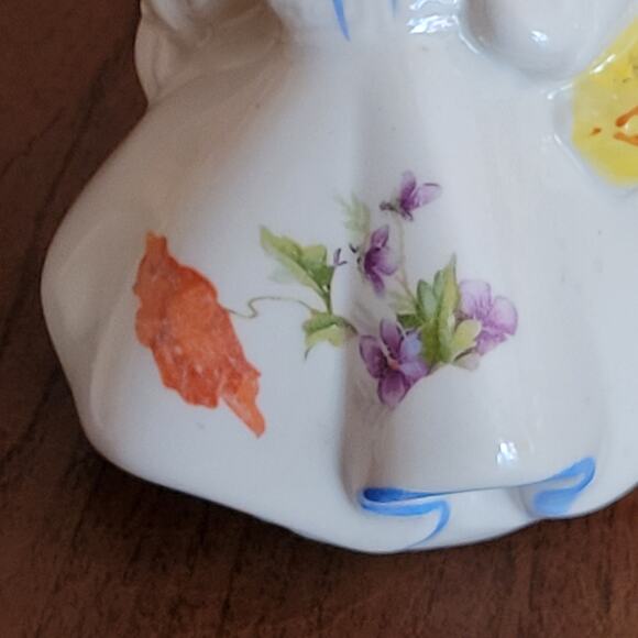 Vintage Hull Little Red Riding Hood 5 1/4" Large Salt & Pepper Ceramic Shakers - Picture 8 of 10